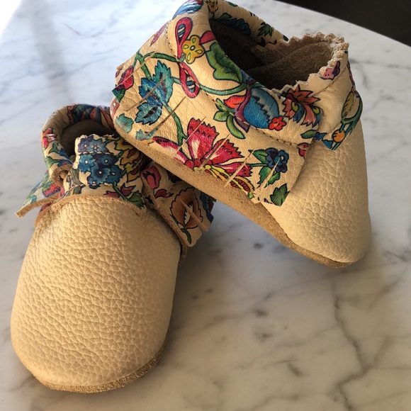 Handmade baby moccasins size 3 - Picture 2 of 9